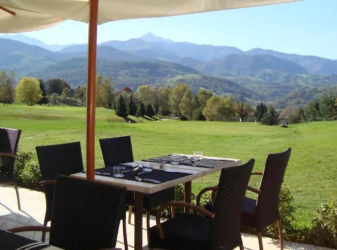 Le Domaine Du Golf Country Club De Bigorre 리조트 Pouzac