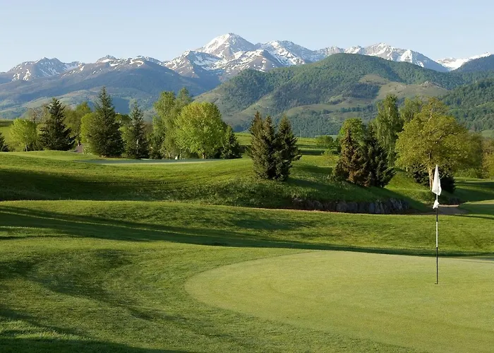 리조트 Le Domaine Du Golf Country Club De Bigorre Pouzac