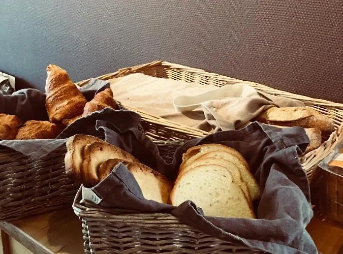 Le Domaine Du Golf Country Club De Bigorre 리조트 Pouzac