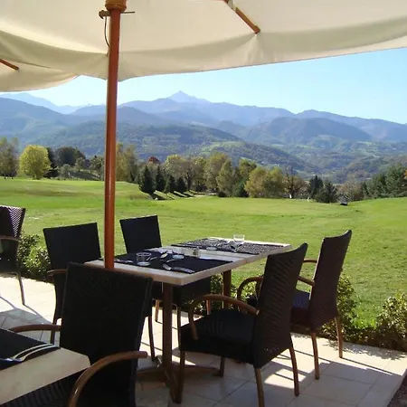 比考尔乐杜梅纳高尔夫乡村俱乐部度假酒店 度假村 Pouzac