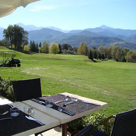 比考尔乐杜梅纳高尔夫乡村俱乐部度假酒店 4* Pouzac