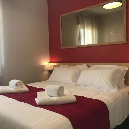 Le Domaine Du Golf Country Club De Bigorre 4*