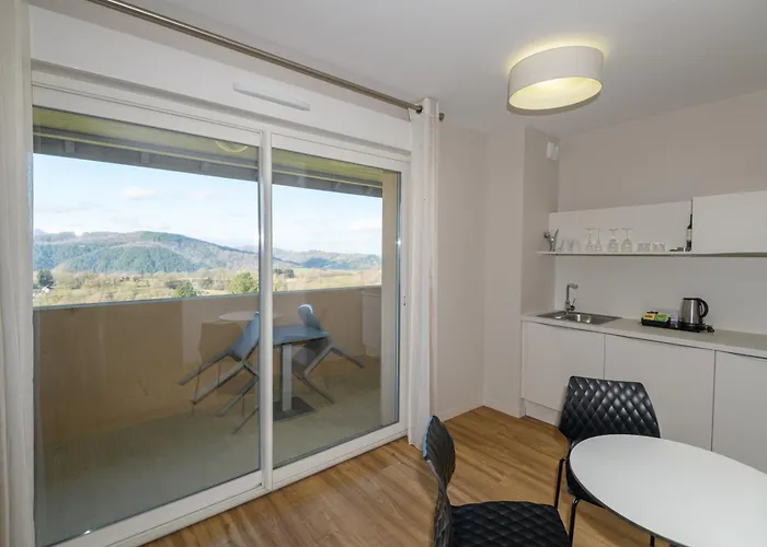 Le Domaine Du Golf Country Club De Bigorre Курортный комплекс